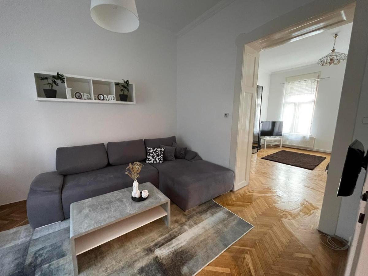 Szeged Apartman Eksteriør billede